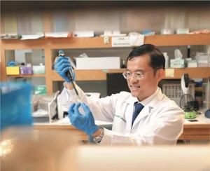 朱拉隆功大学的Vorasuk Shotelersuk教授及其团队利用基因组学技术加速罕见疾病的诊断